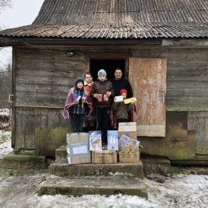 En familj i balvi Lettland som fått familjestöd av Hoppets stjärna.