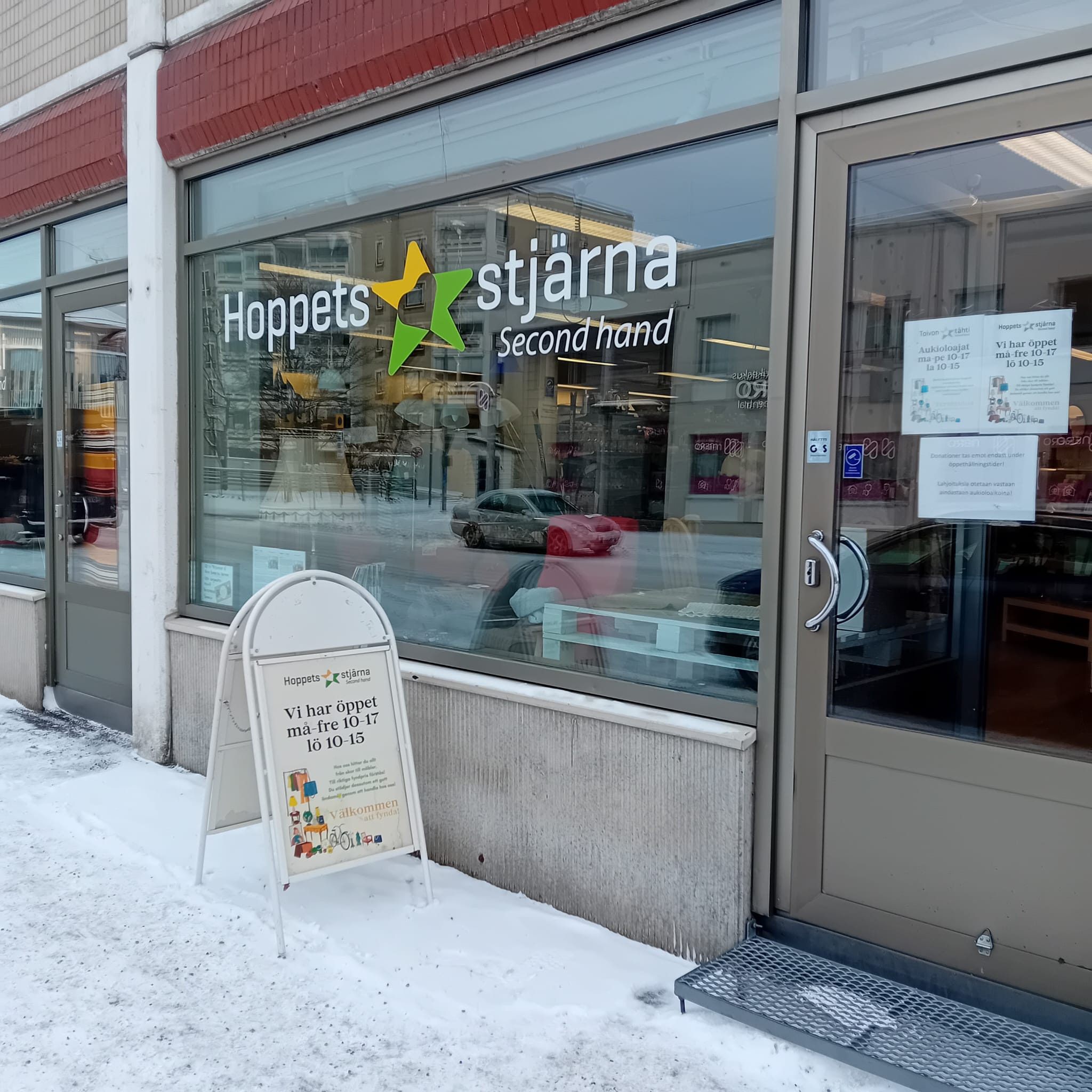 En bild av utsidan av Hoppets stjärna second hand butik i Vasa Finland.
